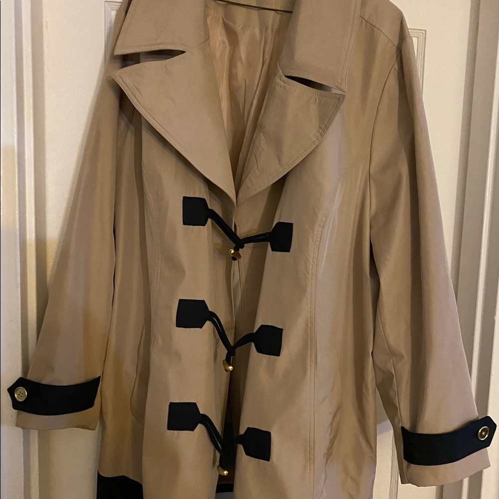 Jesica London beige and black coat